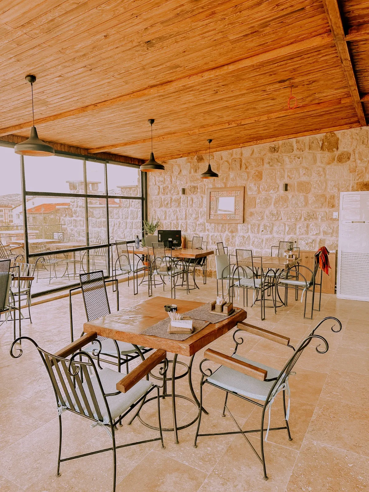 Vita Cave Suites